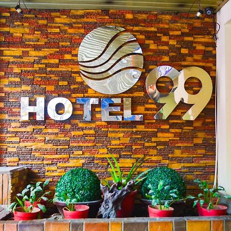 קואזון סיטי Hotel 99 Cubao מראה חיצוני תמונה