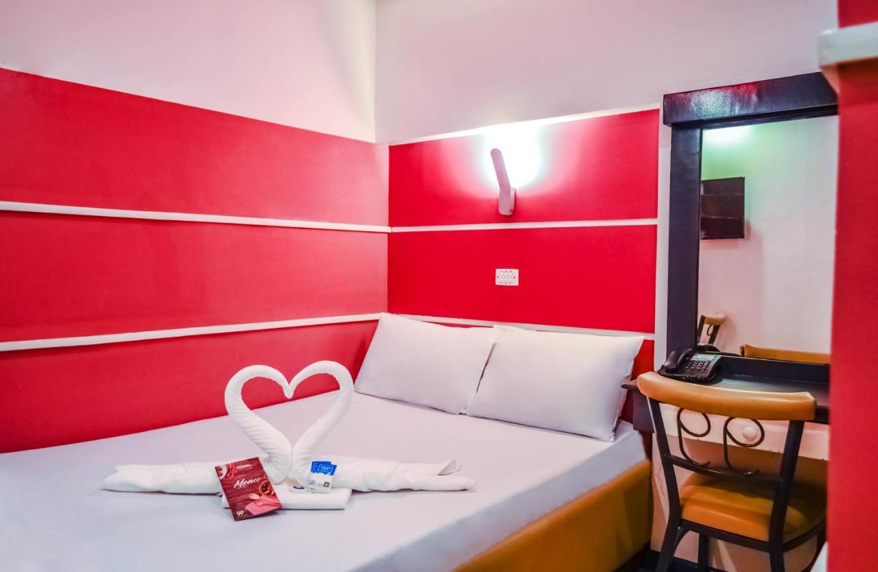 קואזון סיטי Hotel 99 Cubao מראה חיצוני תמונה