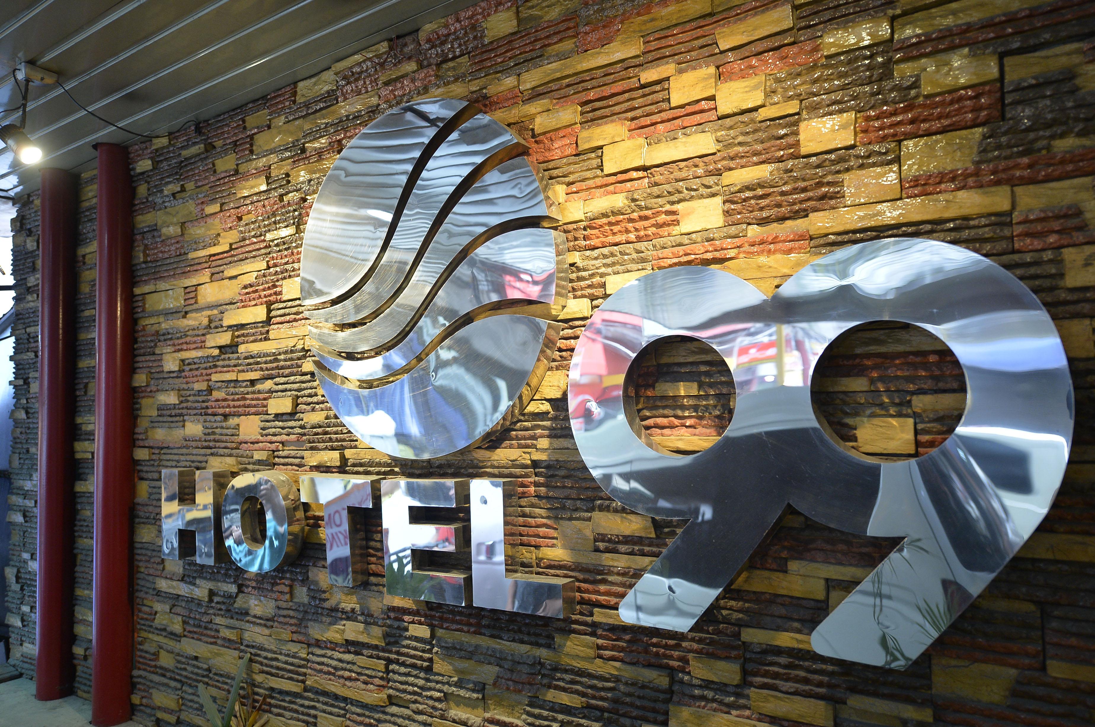 קואזון סיטי Hotel 99 Cubao מראה חיצוני תמונה