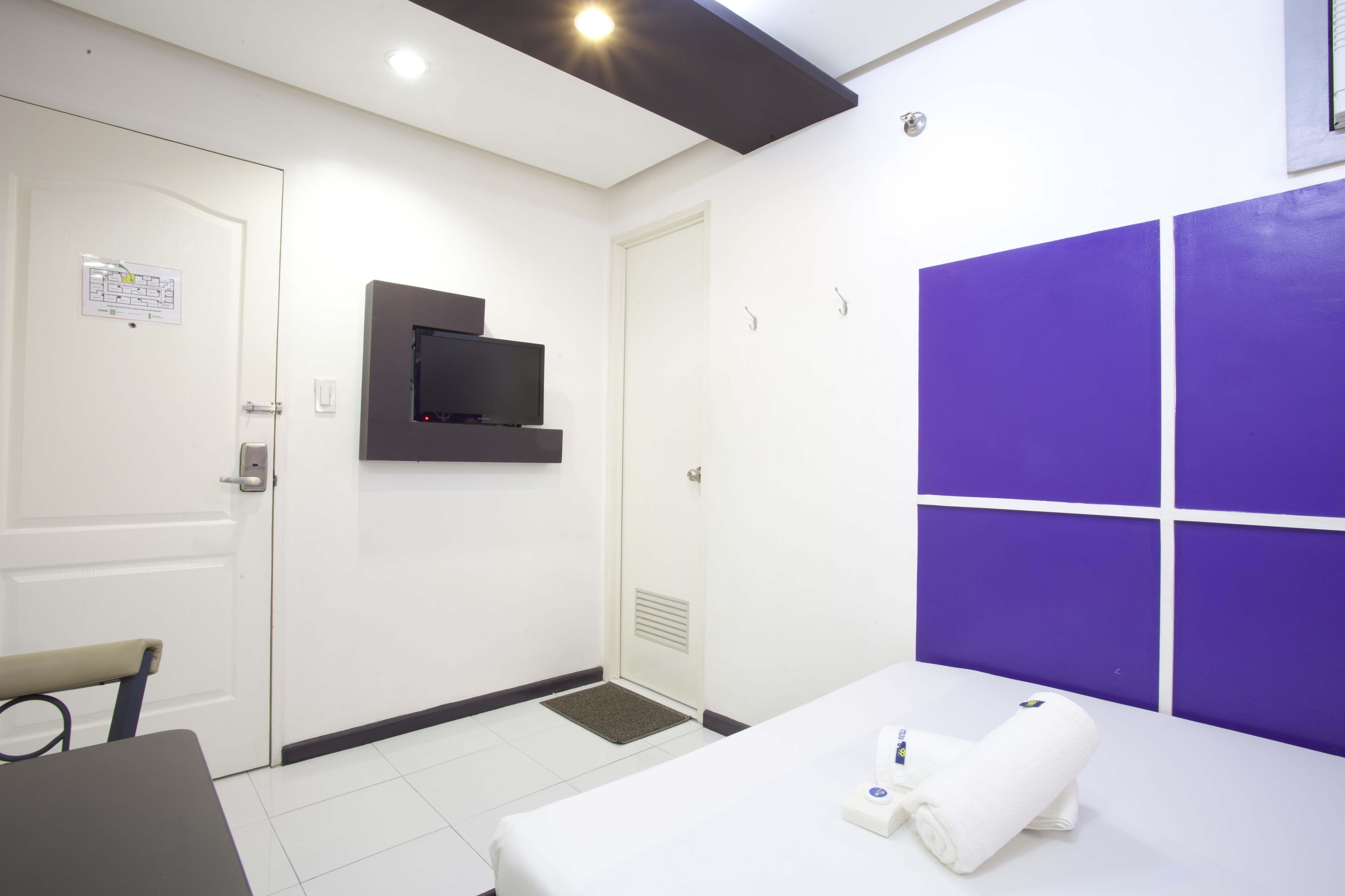 קואזון סיטי Hotel 99 Cubao מראה חיצוני תמונה