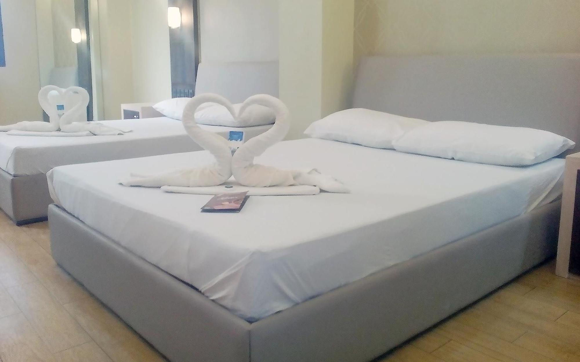 קואזון סיטי Hotel 99 Cubao מראה חיצוני תמונה