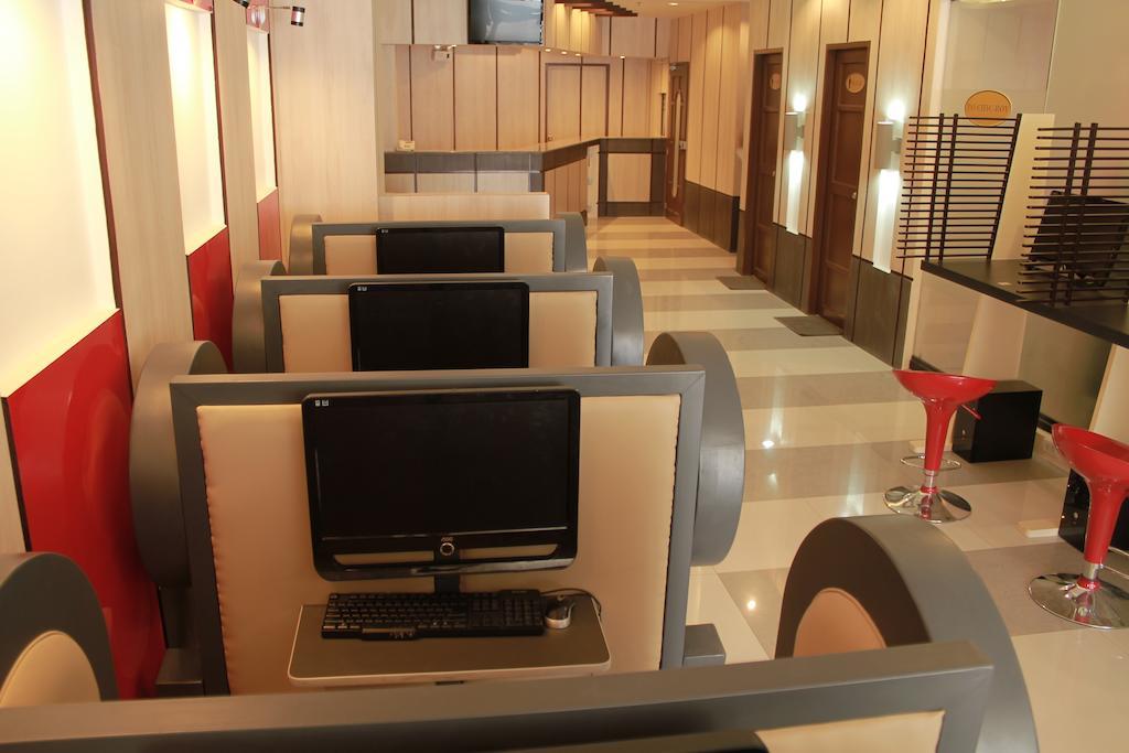 קואזון סיטי Hotel 99 Cubao מראה חיצוני תמונה