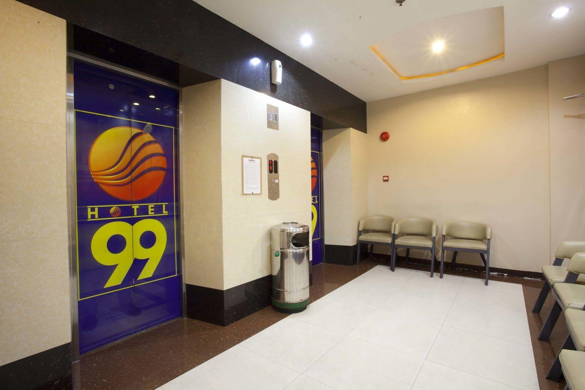 קואזון סיטי Hotel 99 Cubao מראה חיצוני תמונה