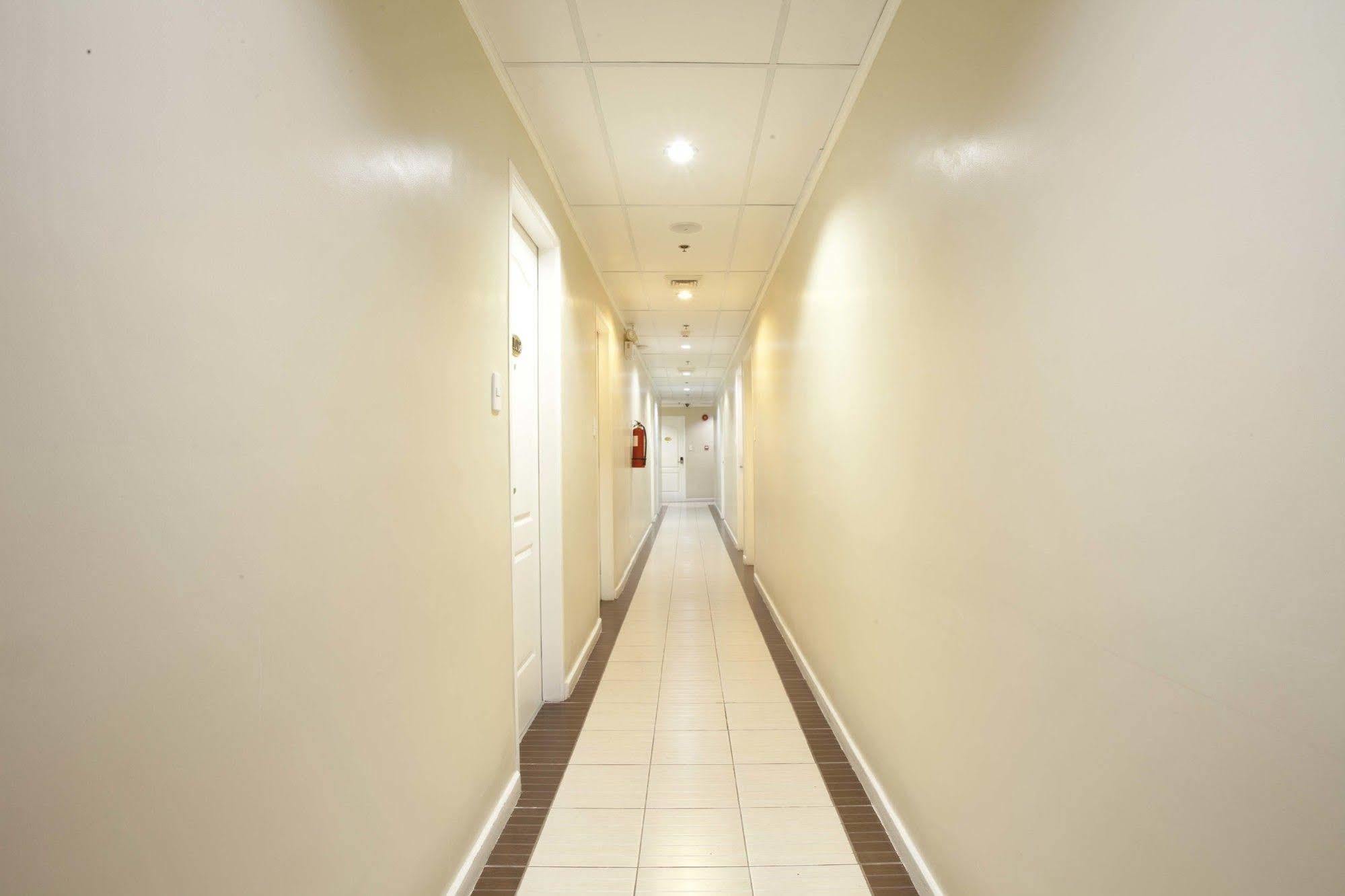 קואזון סיטי Hotel 99 Cubao מראה חיצוני תמונה